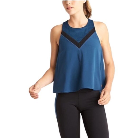 LUCY Light and Free Layer Tank - Picture 1 of 6